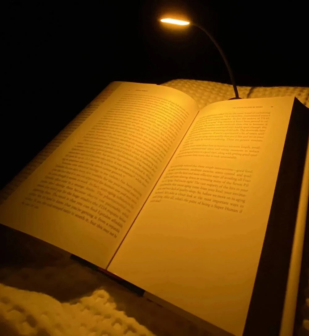 NoBlue Amber Book Light - Image 2